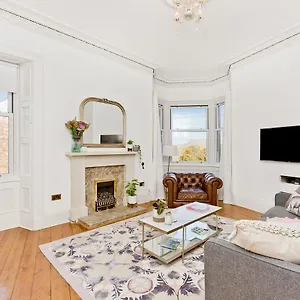 Belhaven Terrace Apartment